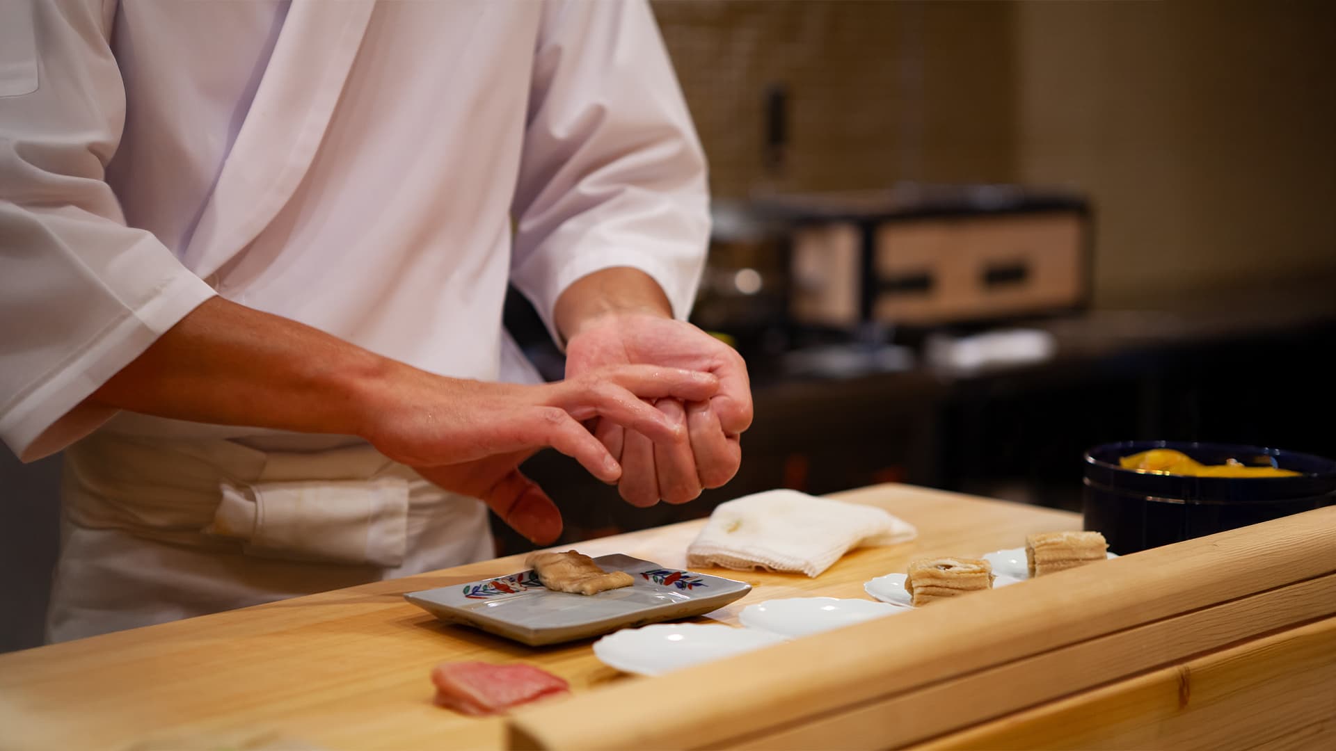 手取り17万円で1万円の寿司を女子におごる男の真意とは？