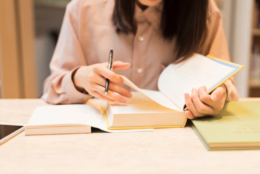 【体験談あり】キャバクラバイトと学業を両立するコツ