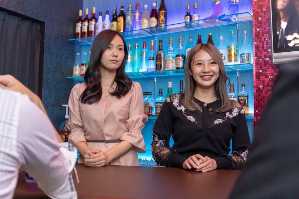 まとめ|ガールズバーで嫌われるキャストにならないために丁寧な仕事を心がけよう