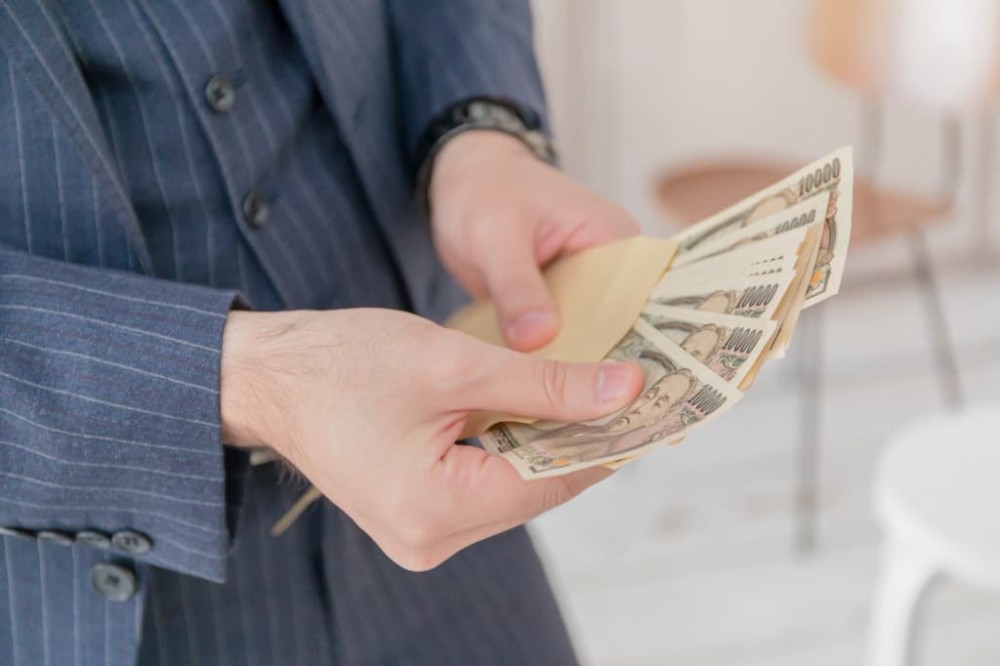 キャバクラで給料未払いが起こるのはなぜ？