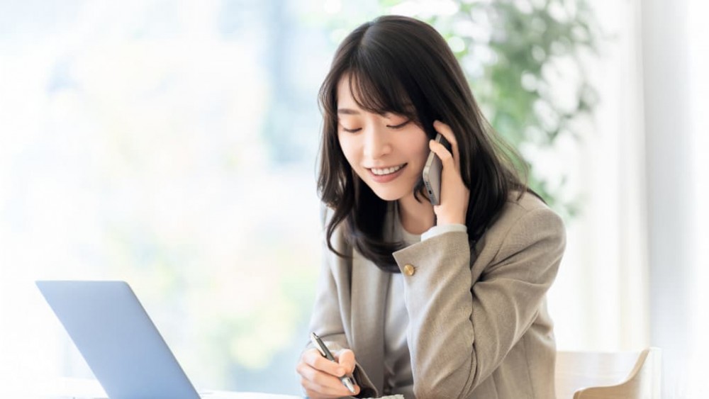 ガールズバーでの副業ってバレる？会社バレのリスク