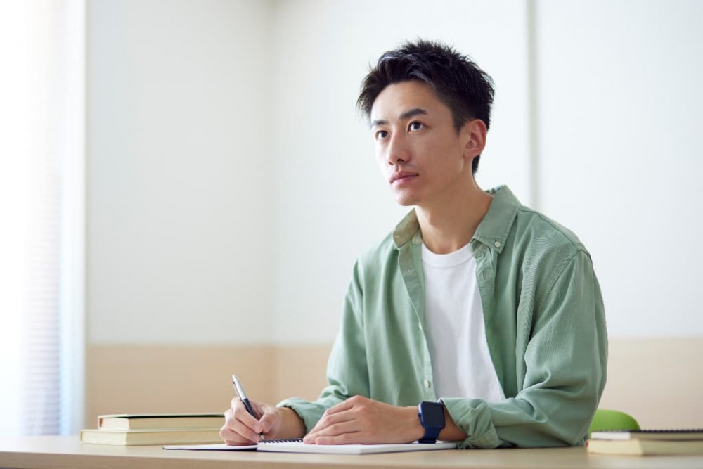 大学生ならキャバクラボーイ（黒服）のバイトができる！