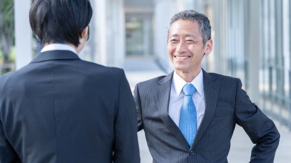 中高年でもキャバクラボーイ（黒服）として活躍できる？