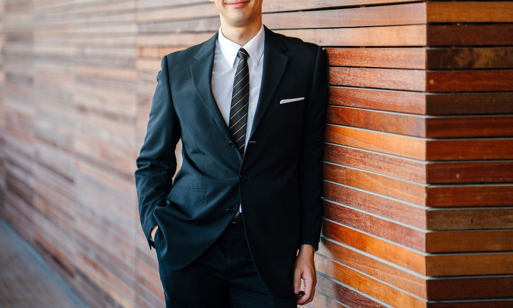 ニュークラブで働く黒服（ボーイ）の仕事内容