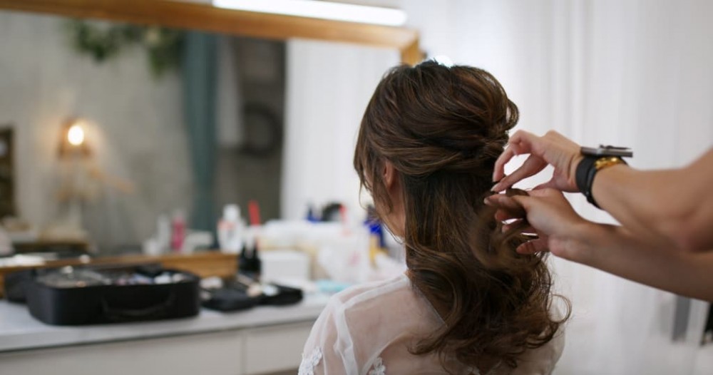 キャバクラのヘアメイクに向いている人の特徴3選