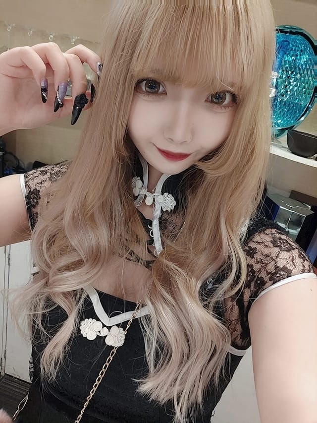 すもも【朝昼夜】コンセプトCafe＆Bar Doll's Cafe（ドールズカフェ） 画像1