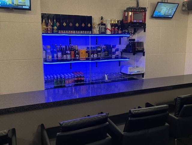 Girls Bar 花木鳥 ハナキドリ 公式求人 体入情報 中野 ガールズバー コンカフェ 公式求人 ガールズバーバイトなら 体入ショコラ