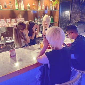 カフェや居酒屋より、実は楽しい＆稼げるガールズバーのお仕事♪