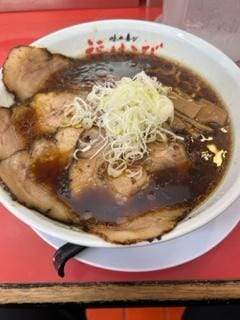 休みの日はいろんなラーメン食べてます