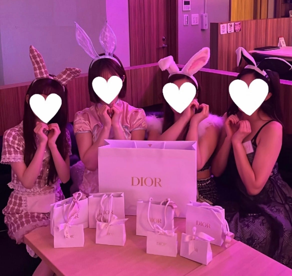 制服⑤ bunny's okinawa（バニーズ オキナワ） 画像1