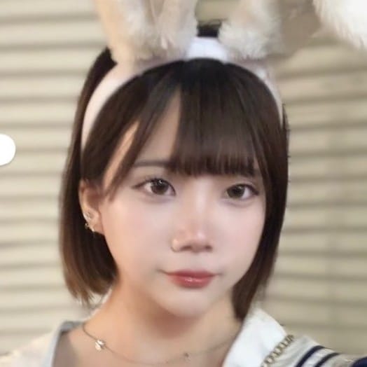 ゆなな 【昼・夜】コンセプトカフェ Bee（ビー） 画像1