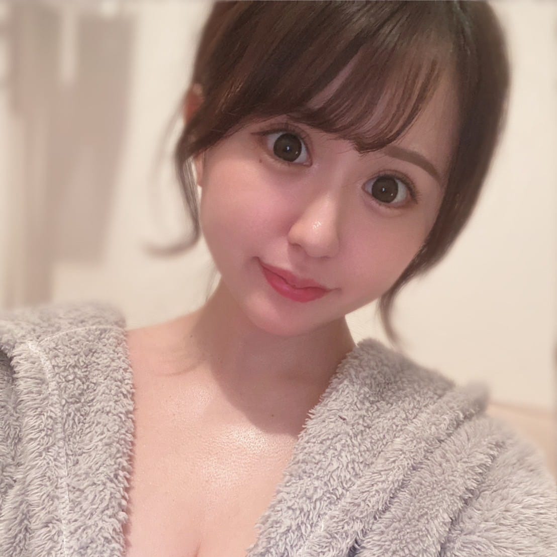 ありさ【横浜駅】【昼・夜】Cafe＆Bar NO BRAND～ノーブランド～ 画像1