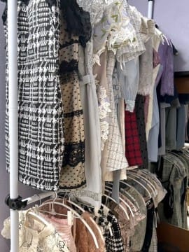 レンタル用のドレス、バッグ、ヒール、ハンカチを多数用意しています♪