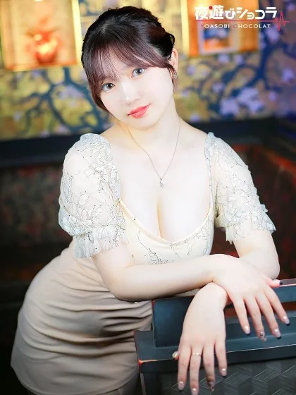 ひなこさん【都町の高級キャバクラ『華灯（はなび）』】