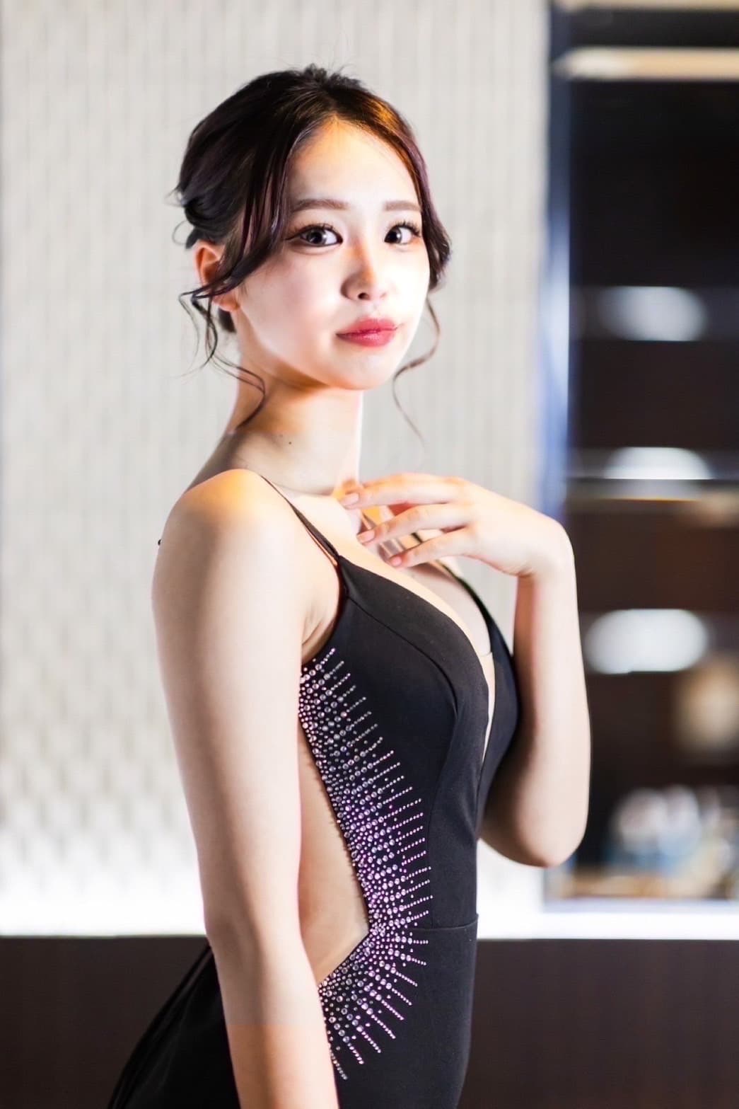 ルイさん【都町の高級キャバクラ『琥珀（コハク）』】