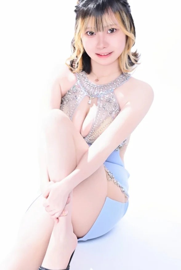 もかさん【松本の高級キャバクラ『CLUB FOUR LEAF（フォーリーフ）』】