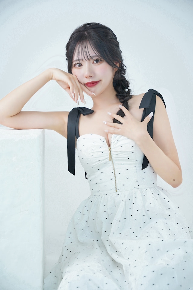 柚木りりさん【金山の高級キャバクラ『LADERA（ラデラ）』】