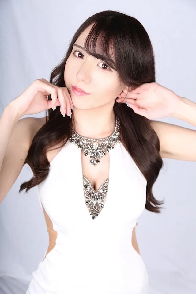 まゆさん【両替町の高級キャバクラ『XY Lounge（エックスワイラウンジ）』】