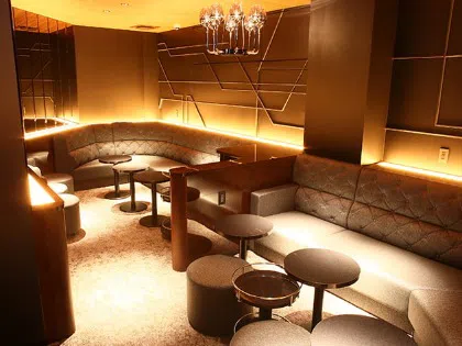 錦・栄の高級キャバクラ『Salon（サロン）』