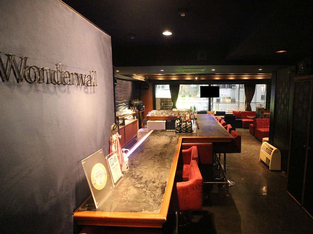 難波の高級キャバクラ『Wonderwall（ワンダーウォール）』