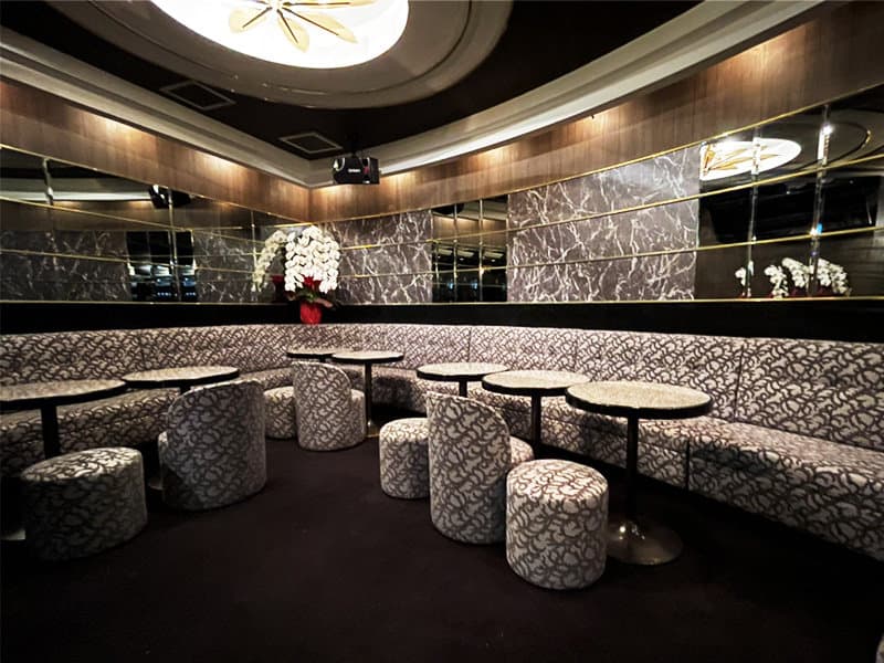 上野の高級キャバクラ『Club lounge 和花（ワカ）』
