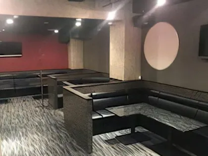 木屋町の高級キャバクラ『紙音（シオン）』
