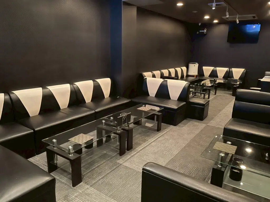 木屋町の高級キャバクラ『CLUB NEO（ネオ）』