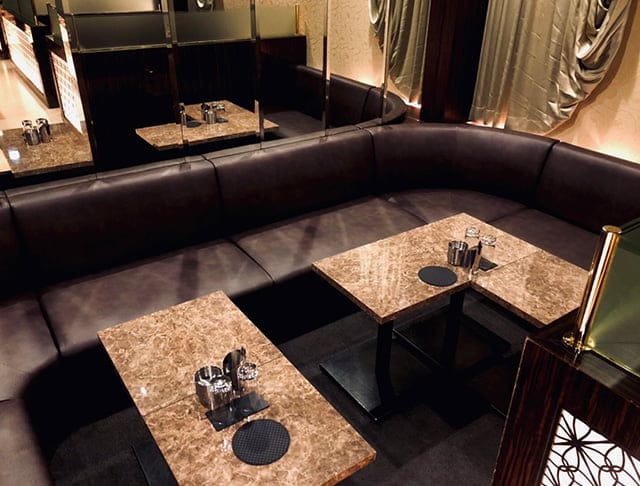 木屋町の高級キャバクラ『Club Lezelva（レゼルヴァ）』