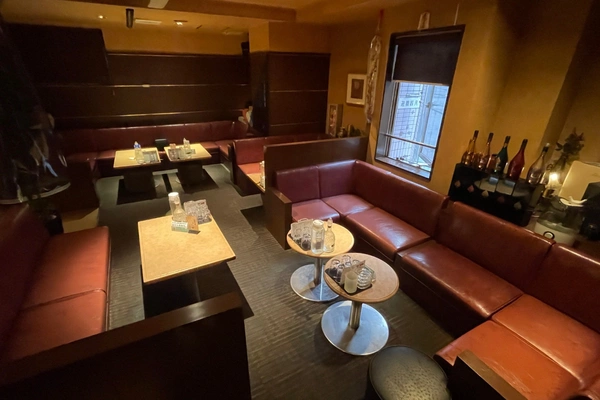 天文館の高級キャバクラ『CLUB ASIAN（アジアン）』