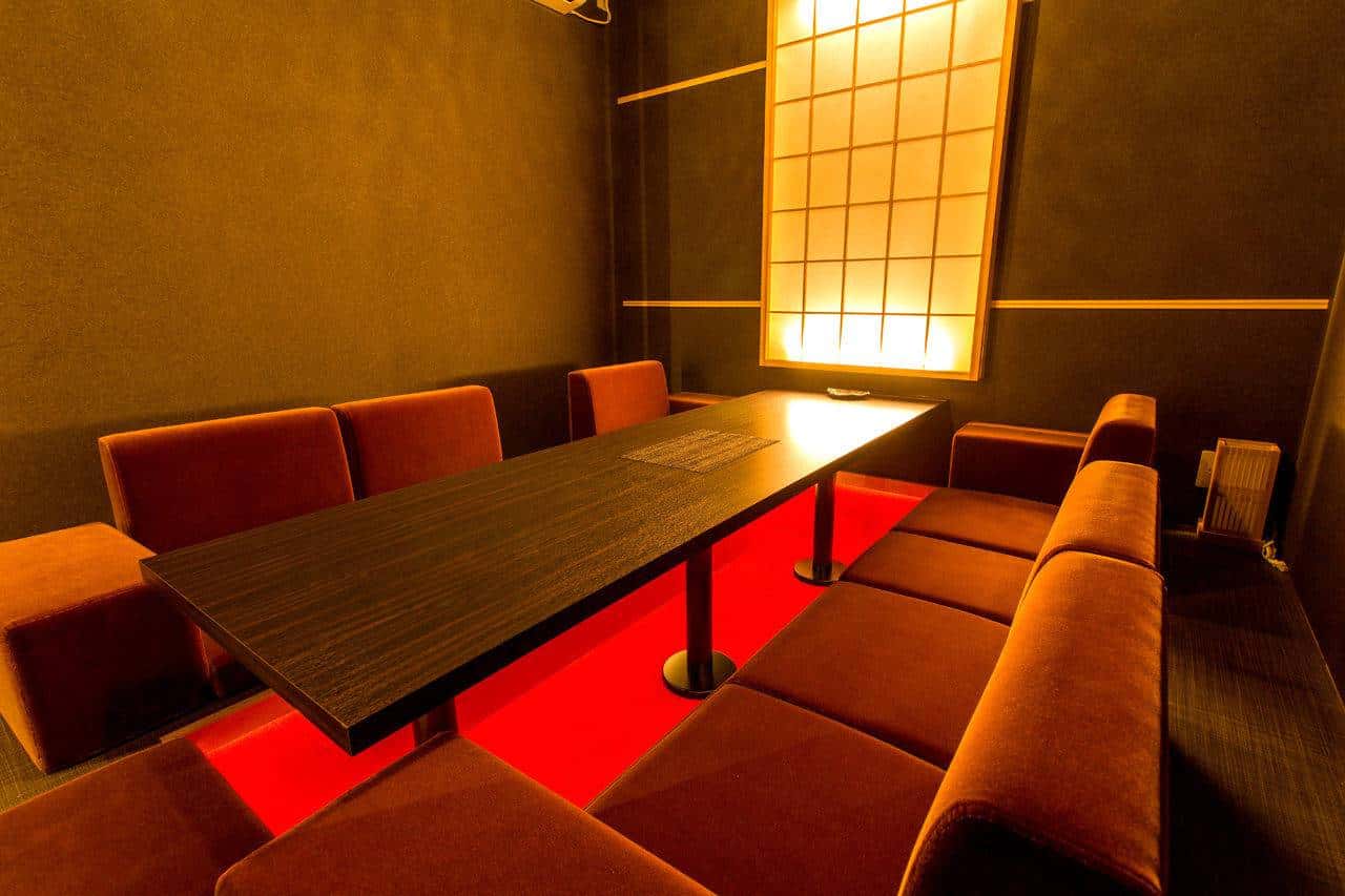 天文館の高級キャバクラ『倶楽部 珠々（ジュジュ）』