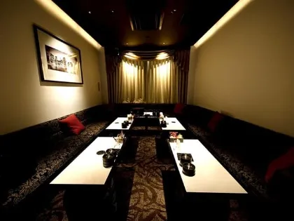 岡山・中央町の高級キャバクラ『club BRIGHT SHADOW（ブライトシャドウ）』