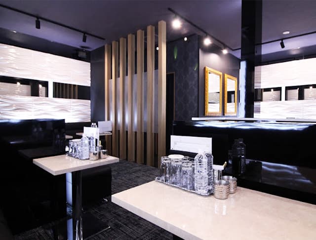 岡山・中央町の高級キャバクラ『美享楽（びきょうらく）』