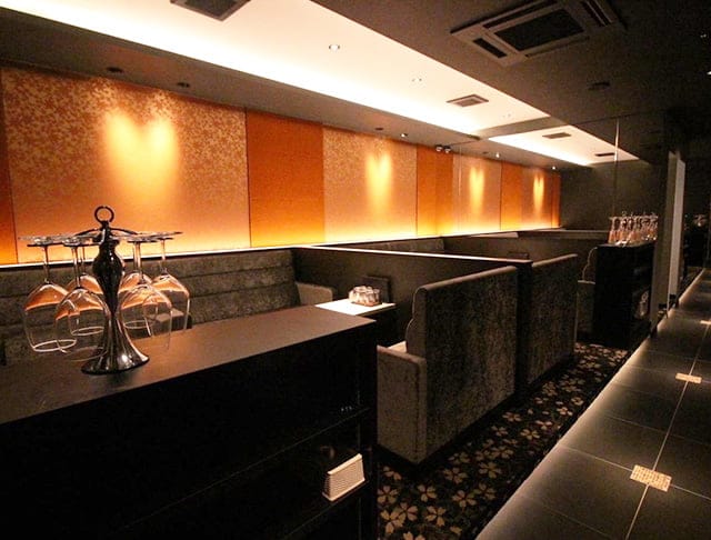 岡山・中央町の高級キャバクラ『CLUB 椛（もみじ）』