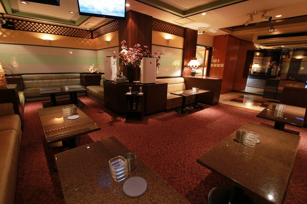 宮崎の高級キャバクラ『CLUB 万葉（マンヨウ）』（画像1）