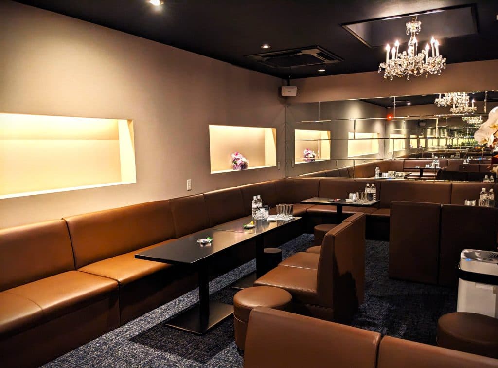 流川の高級キャバクラ『Lounge Iris（イリス）』（画像1）
