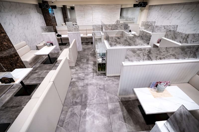 四日市の高級キャバクラ『CLUB 凛（リン）』（画像1）