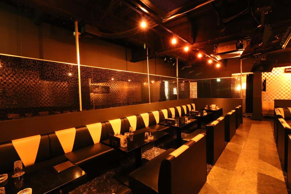 四日市の高級キャバクラ『CLUB Roi&Reine（ロワアンドレーヌ）』（画像3）