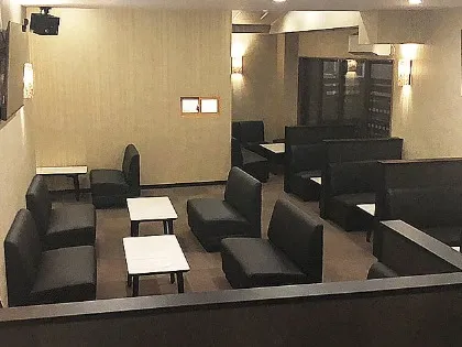 黒崎の高級キャバクラ『LOUNGE MILLION（ミリオン）』（画像1）