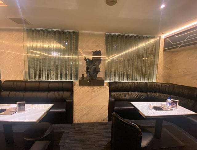 沖縄・松山の高級キャバクラ『CLUB NAHA（ナハ）』（画像3）