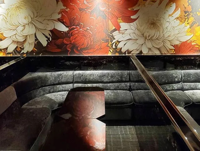 松本の高級キャバクラ『CLUB FOUR LEAF（フォーリーフ）』（画像1）