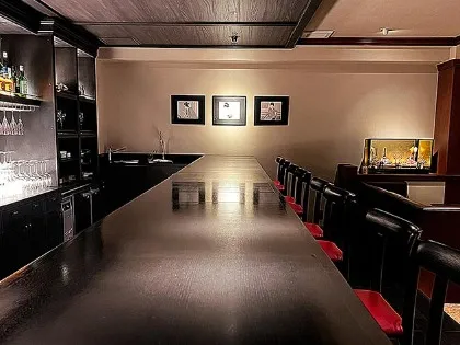 流川の高級キャバクラ『Club OAK（オーク）』