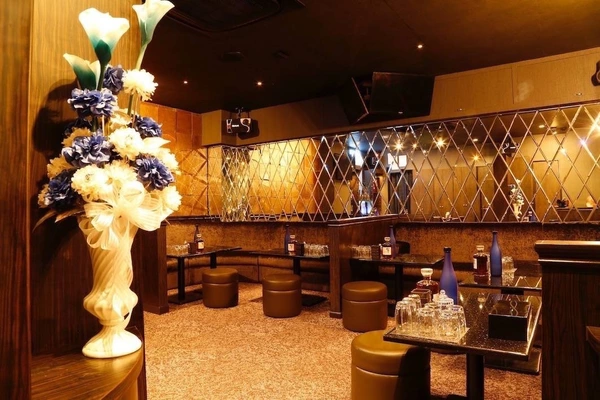 天文館の高級キャバクラ『KARAOKE LOUNGE AriA（カラオケラウンジアリア）』