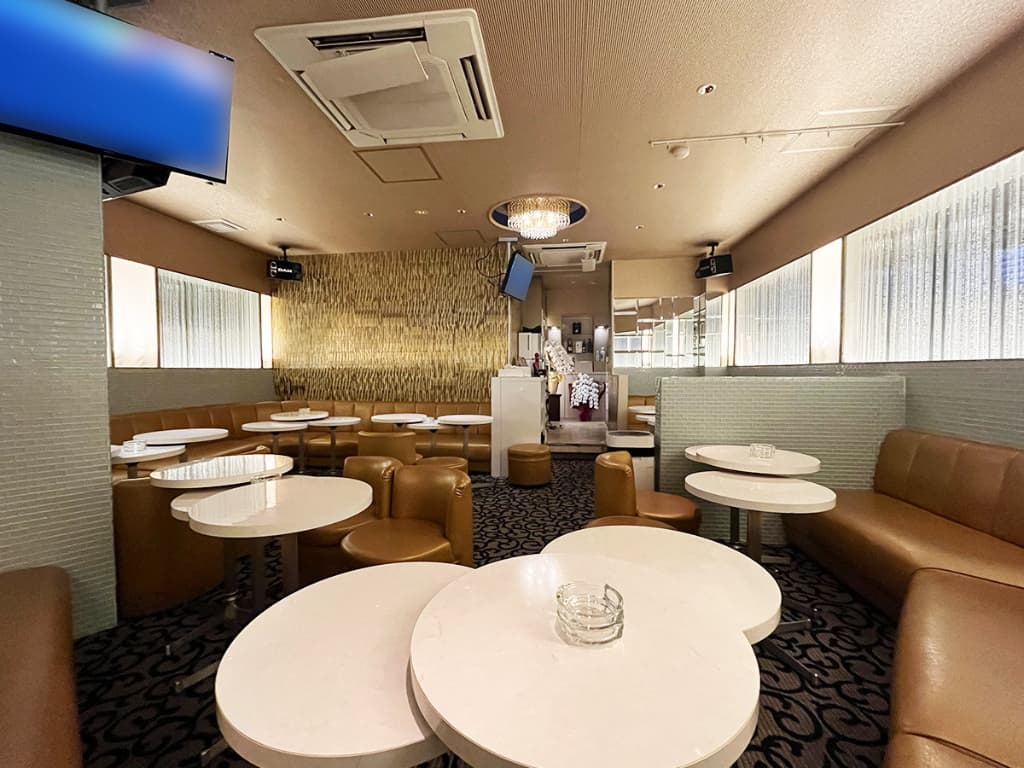 藤沢の高級キャバクラ『lounge 8（ラウンジエイト）』