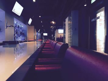 Girls Bar ALICE<ガールズバー アリス> 歌舞伎町 ガールズバー バナー
