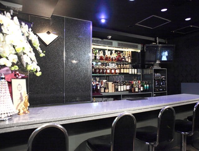 Girl’s Bar AURORA<アウロラ> 新橋 ガールズバー SHOP GALLERY 2