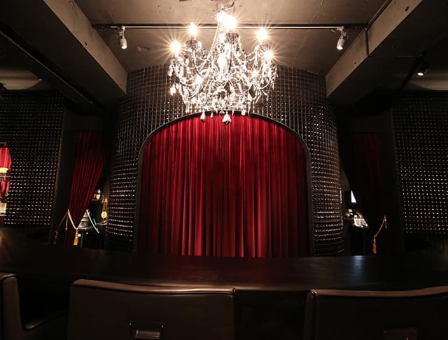 GIRLS BAR ROYAL SHIBUYA<ロイヤルシブヤ> 渋谷 ガールズバー SHOP GALLERY 2