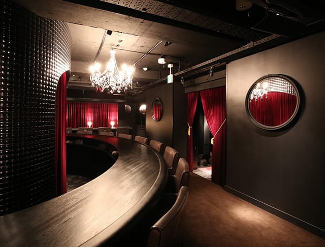 GIRLS BAR ROYAL SHIBUYA<ロイヤルシブヤ> 渋谷 ガールズバー SHOP GALLERY 4