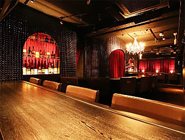 GIRLS BAR ROYAL SHIBUYA<ロイヤルシブヤ> 渋谷 ガールズバー SHOP GALLERY 5