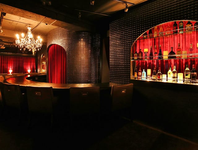 GIRLS BAR ROYAL SHIBUYA<ロイヤルシブヤ> 渋谷 ガールズバー SHOP GALLERY 3