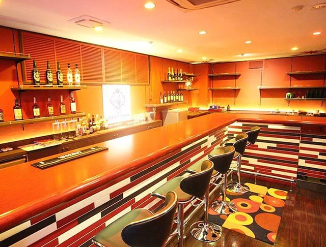 BAR SELECT TOKYO<セレクトトウキョウ> 六本木 ガールズバー SHOP GALLERY 1